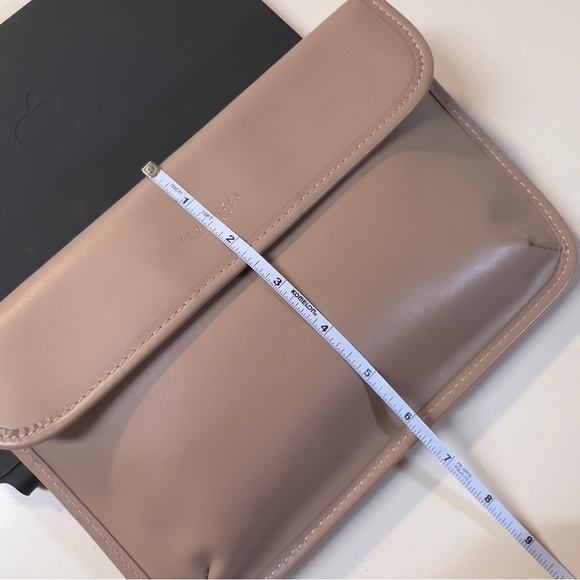 TED BAKER LONDON Women Tan Leather Magnetic Closure Minimalist Pouch Clutch NWOT - Picture 9 of 11